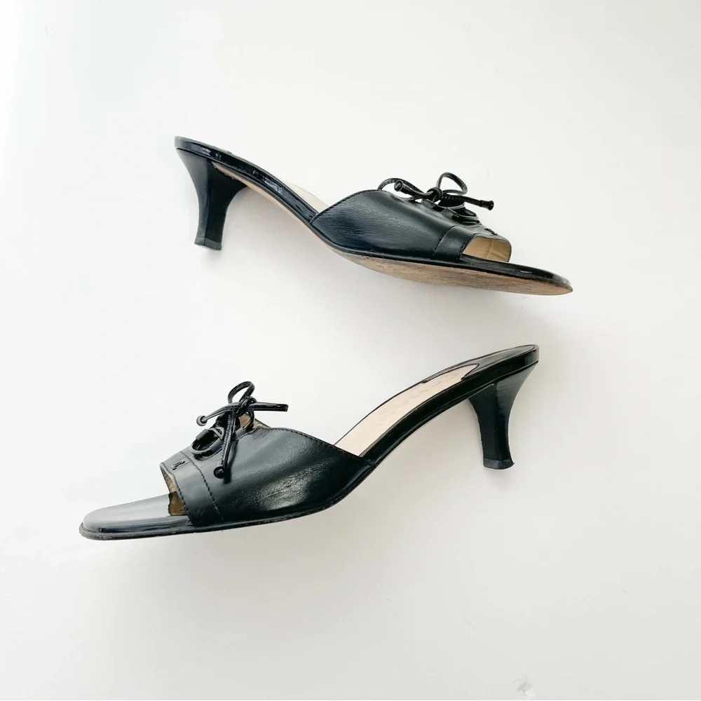 Chanel Black Leather Open Toe Sandals size 35